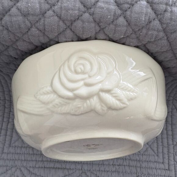 Lenox Candy Dish Rose Blossom Ivory with Gold Trim (1980's) - Picture 9 of 9